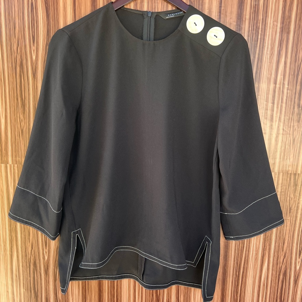 Zara Black Top 3/4 Sleeves Shoulder Size Small Button Detail‎